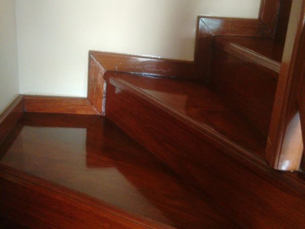 Aplicação de sinteco em piso de madeira